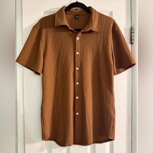 NWOT Men’s Brown Button Down